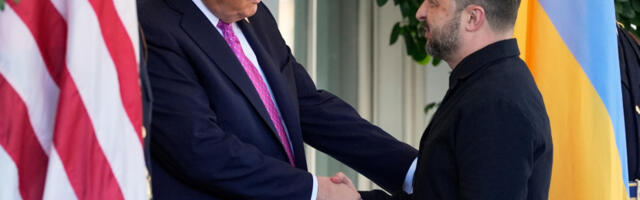 AMERIKANCI PREKO TELEFONA PRITISKAJU ZELENSKOG U Kremlju otvaraju šampanjac: ‘Više nije pitanje ‘hoće li‘, nego ‘kako i kada‘‘