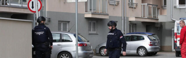 DETALJI POKUŠAJA UBISTVA MALOLETNIKA NA VOŽDOVCU JEŽI DO KOSTIJU! Hladnokrvnost napadača (14) koji mu je zario nož kod srca ŠOKIRALA ČAK I POLICAJCE!