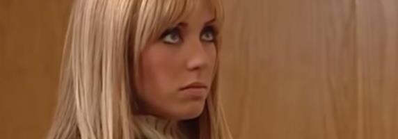 Osvojila je svet ulogom razmažene bogatašice, a zbog poremećaja bila na ivici smrti: Udala se za političara, rodila dva sina, a evo kako izgleda u 43. godini