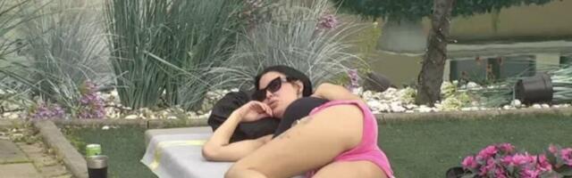 MAJA POBESNELA NA ASMINA ŠTO JOJ JE STAVIO MALO SIRA U JAJA! Odmah mu izvređala bivše, pa uputila brutalne reči (VIDEO)