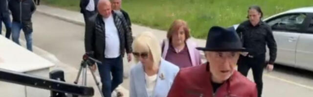 Милов брат негира кривицу, тражи укидање кућног притвора, прети директору полиције и посланицима