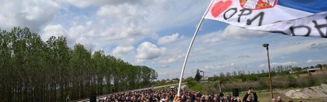 „Umesto da odu na posao, radnici su odvezeni da aplaudiraju Vučiću dok otvara mostić na Tamišu“: Šta još otkriva zrenjaninska opozicija?
