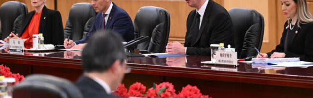 Почела церемонија у Великом дому народа: више од 23 билатерална споразума на столу двојице лидера
