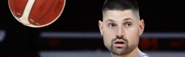 "KUVA" SE CRVENO-BELA BOMBA? Nikola Vučević uslikan u razgovoru sa čelnikom Crvene zvezde! (Foto)