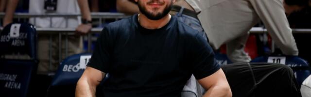 Janičić "pecnuo" Bojkovića i ostavio mu poklon: "Možda nije neki borac, ali je zato još gori čovek..."