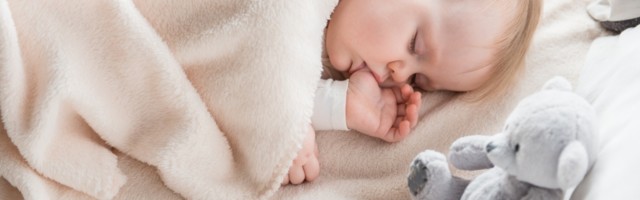 Sisanje palca smanjuje rizik od alergija? Pogledajte šta kažu naučnici