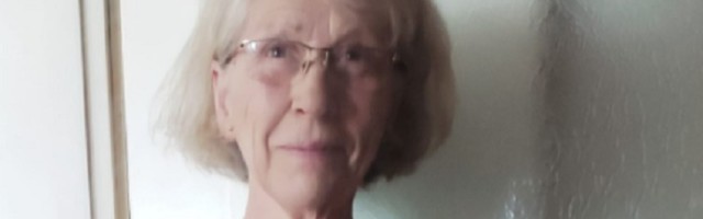 PREJAKA! Baka Ljubica ima novu haljinu i hit selfi: Mreže u haosu