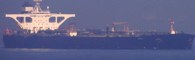 Ирански супертанкер пробио америчку блокаду и упловио у домаће воде