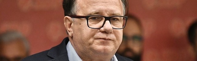 Nikšić traži od Inzka da uskrati primanja svim dužnosnicima koji učestvuju u blokadi institucija