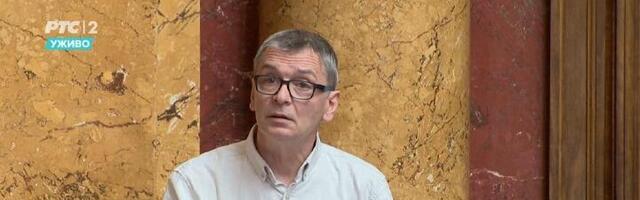 "Kako su nabavljena sredstva za razbijanje demonstracija ako ih zakon ne dozvoljava"