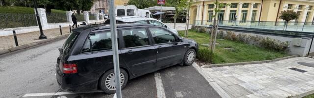 Četvorotočkaši "oteli" mesta dvotočkašima kod Tržnice (VIDEO)