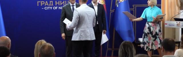 Град Ниш поделио милионе за машине, опрему и возила локалних привредника