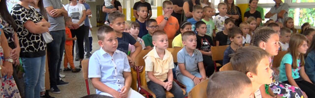 U školu u Krvavcima upisano 12 prvaka (VIDEO)