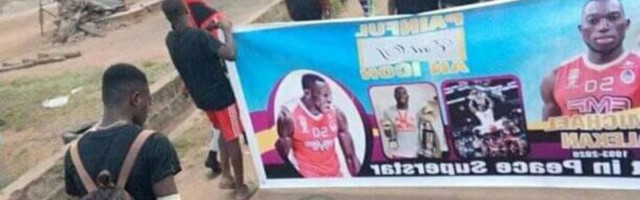 POTRESNE SCENE U DOMOVINI MAJKLA ODŽA Reka ljudi u CRNOM na ulici sa njegovim SLIKAMA, opraštaju se od DOBROĆUDNOG DIVA - tuga ne prestaje