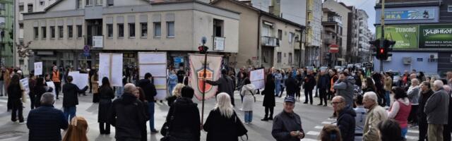Kragujevčani treći dan zaredom na 15 minuta blokirali raskrsnicu kod “Uzora”