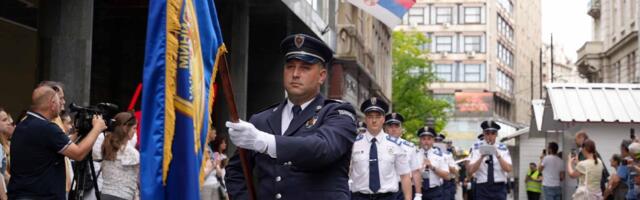 Pripadnici MUP-a prodefilovali Knez Mihailovom ulicom do Kalemegdana