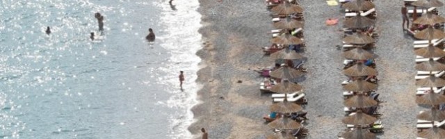 ŠTA AKO DOBIJETE KORONU NA LETOVANJU U CG?! Stigla zvanična informacija da li zdravstveno osiguranje važi za Kovid-19!