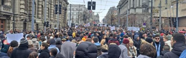 PACKE ZA ČLANOVE SNS Vraćajte svoju decu sa protesta