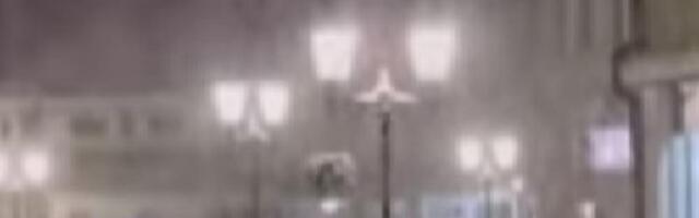 U ovom gradu u Srbiji veje sneg: Bele pahulje prekrile grad, prava zimska idila! (VIDEO)