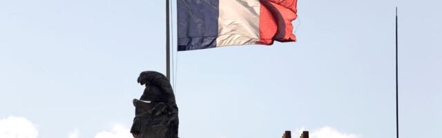 PARIZ POVUKAO CRVENU LINIJU: Britanskim aktivistima ZABRANJEN ulazak zbog napada na migrantske čamce!