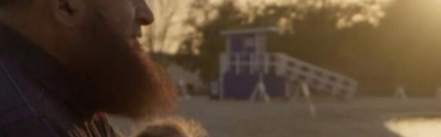 U njegovom naručju umrlo je 10 dece: Ovaj udovac usvaja decu koju je ceo svet odbacio