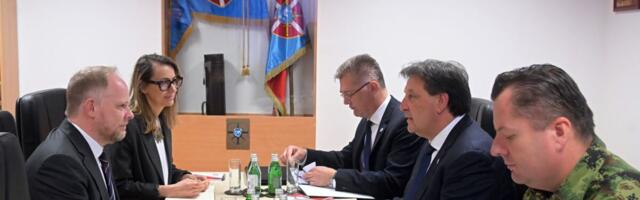 U BAZI "JUG" KOD BUJANOVCA: Sastanak ministra Gašića sa zamenikom pomoćnika generalnog sekretara NATO Hamiltonom