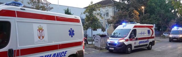 Kombi prevrnut, auto uništen: Udes u Batajnici (VIDEO)