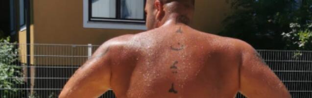 Ovo je rođeni brat Asmina Durdžića: Krije se od javnosti, isti je Alibaba (FOTO)