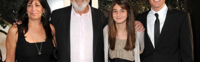 Nik Reiner, optužen za ubistvo roditelja Roba i Mišel Reiner, ostao bez advokata