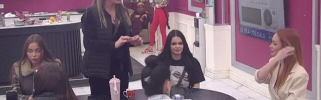 "Mustafa je kao neka žena u PMS-u" Asmin šokirao komentarom o ocu, zahuktalo se u Beloj kući:  Kačavenda i Janjuš opet zaratili