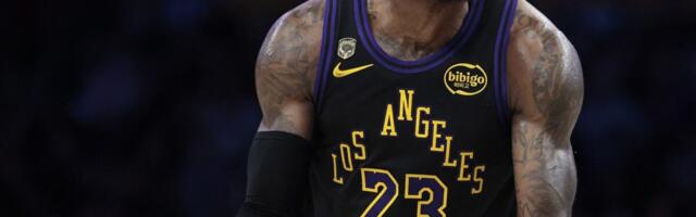 ČOVEK U 41. GODINI PRAVI NEVIĐENA ČUDA NA TERENU! Nema Dončića - nema problema, jer "Kralj" je tu! Vratio se Durent, ali Roketsima ni to nije pomoglo! (VIDEO)