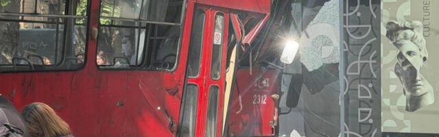 Poznato stanje povređenih u saobraćajnoj nezgodi na Dorćolu: Više od dvadeset pacijenata primljeno u Urgentni centar