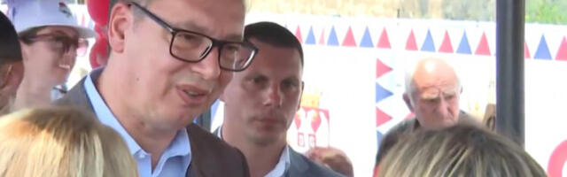 Вучић стигао у Лапово где ће разговарати са грађанима