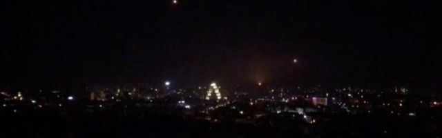 IZRAEL OPET BOMBARDOVAO SIRIJU! Tresao se Damask, PVO oborio većinu raketa! (VIDEO)