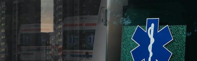 DEVOJČICA PALA SA ZGRADE U RAKOVICI! Hitno prevezena u Urgentni centar!