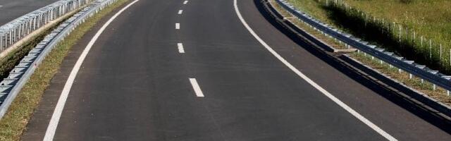 Vozači, oprez: Veliki požar kod Niša pored auto-puta
