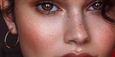 Make up povodom venčanja za dame sa pegicama na licu