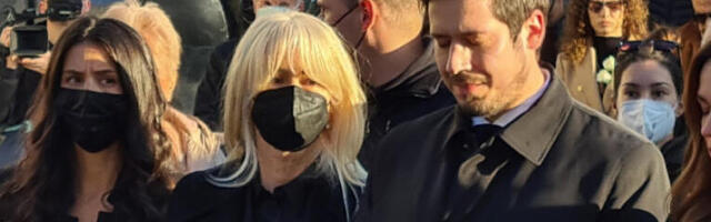 UDOVICA MARINKA ROKVIĆA SLOMLJENA: Tužna scena tokom OPELA, sin Nikola plakao kao kiša! (VIDEO)