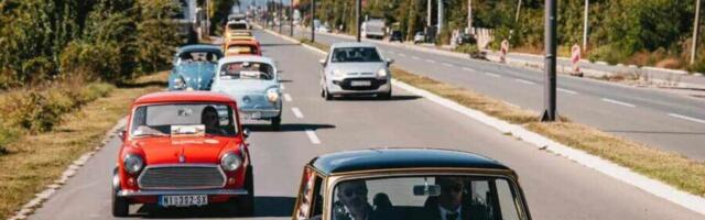Oldtajmeri ponovo na ulicama Niša. „Distinguished Gentleman’s Drive“ kreće od kafea „Vespa“ i ide do Sokobanje