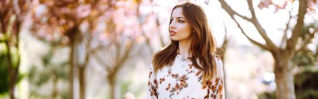 Cvetna H&M haljina je oličenje prolećnog ležernog stila