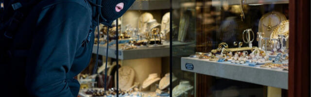 FILMSKA PLJAČKA ZLATARE! Ukrali zlato u vrednosti oko 1,8 miliona evra! (VIDEO)