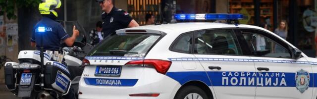 Sudar kod TC Ušće: Dva automobila se zakucala na raskrsnici