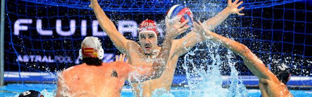 SRBIJA – ŠPANIJA Šok u Areni! Delfini četiri minuta sa igračem manje /VIDEO/