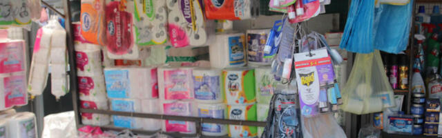 Čokolada od za 290, omekšivač 1.200 dinara: Na ovom mestu u Beogradu prodaje se najjeftinija hrana i stvari za kuću