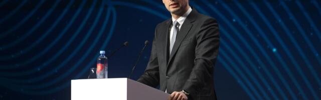 "Dimitrij, pozovi me u tvoj svemirski brod" Direktor ruske svemirske agencije obara s nogu: Neki ga porede s Ilonom Maskom, a žene mu se same nude