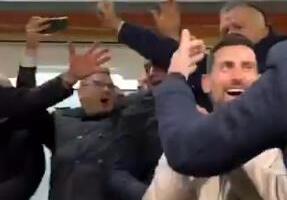 NOVAK UŽIVO PRATIO PENAL DRAMU U ZENICI! Pogledajte reakciju Đokovića posle pobedničkog gola Bosne i Hercegovine!