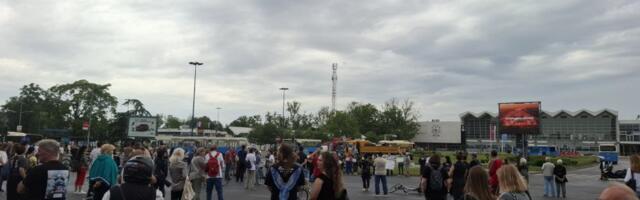 U Novom Sadu obeleženo 19 meseci od pada nadstrešnice: Pomen ispred Železničke stanice i podsećanje da još nema odgovornih