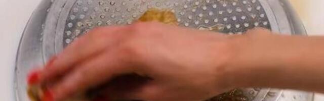 Zagoreo vam je tiganj i sve se ulepilo? Jedan sastojak iz kuhinje skida sve bez ribanja