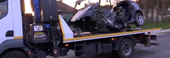 JEDAN BRAT (21) POGINUO NA MESTU, DRUGI (18) U TEŠKOM STANJU: Tinejdžer iz nesreće u Barajevu ima povrede glave, grudnog koša, pluća...