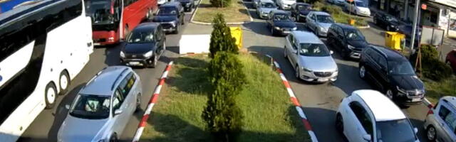 NA PREŠEVU BEZ GUŽVE, ALI NA IZLAZU IZ MAKEDONIJE ZA EVZONI KOLONAMA SE NE VIDI KRAJ! AMSS savetuje vozačima da pre polaska na put pažljivo isplaniraju rutu